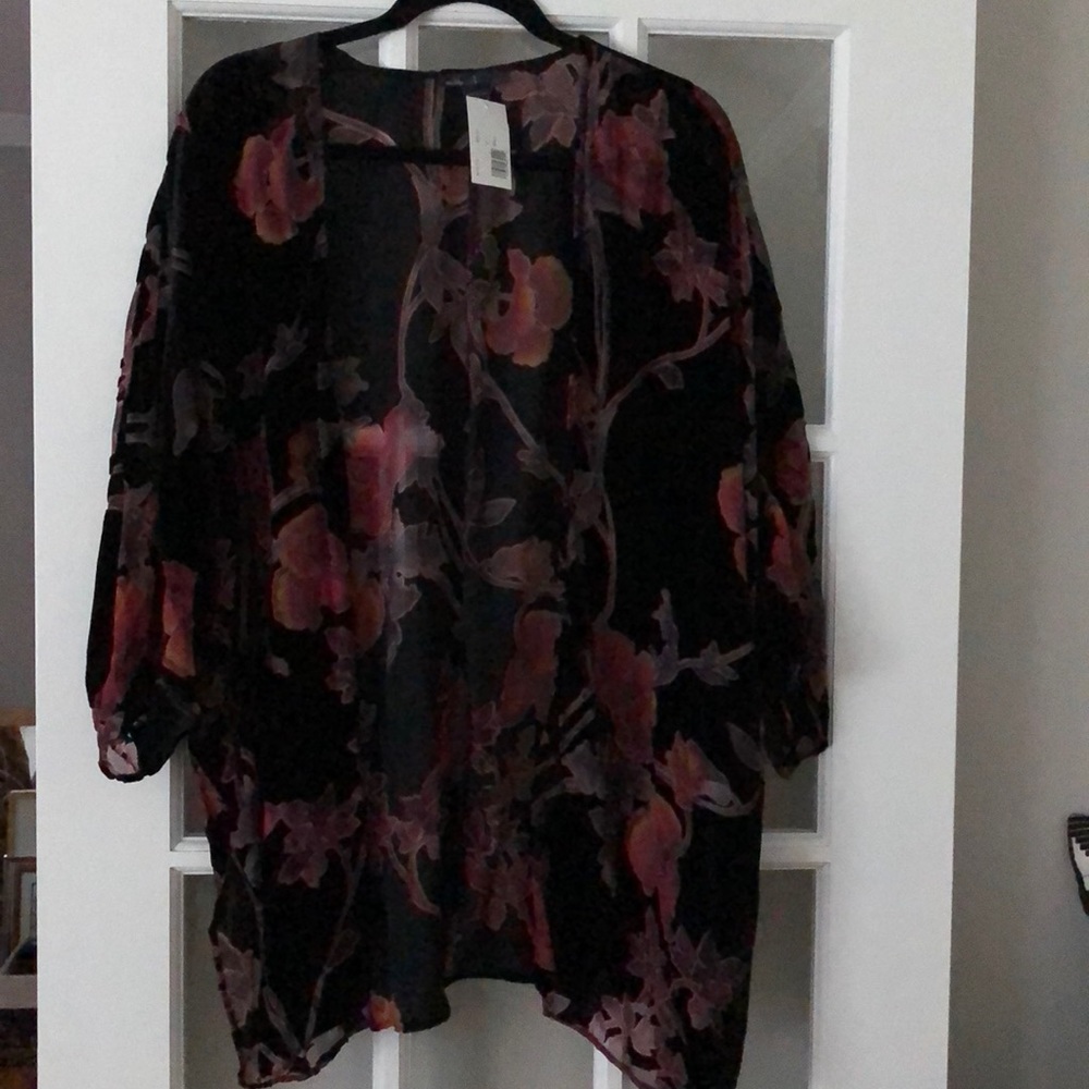 Velvet floral kimono